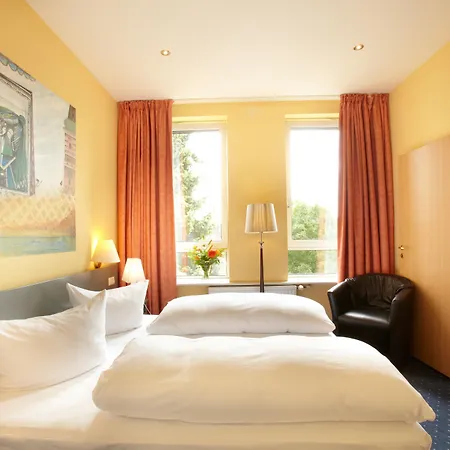 Hotel City Kiel By Premiere Classe-2